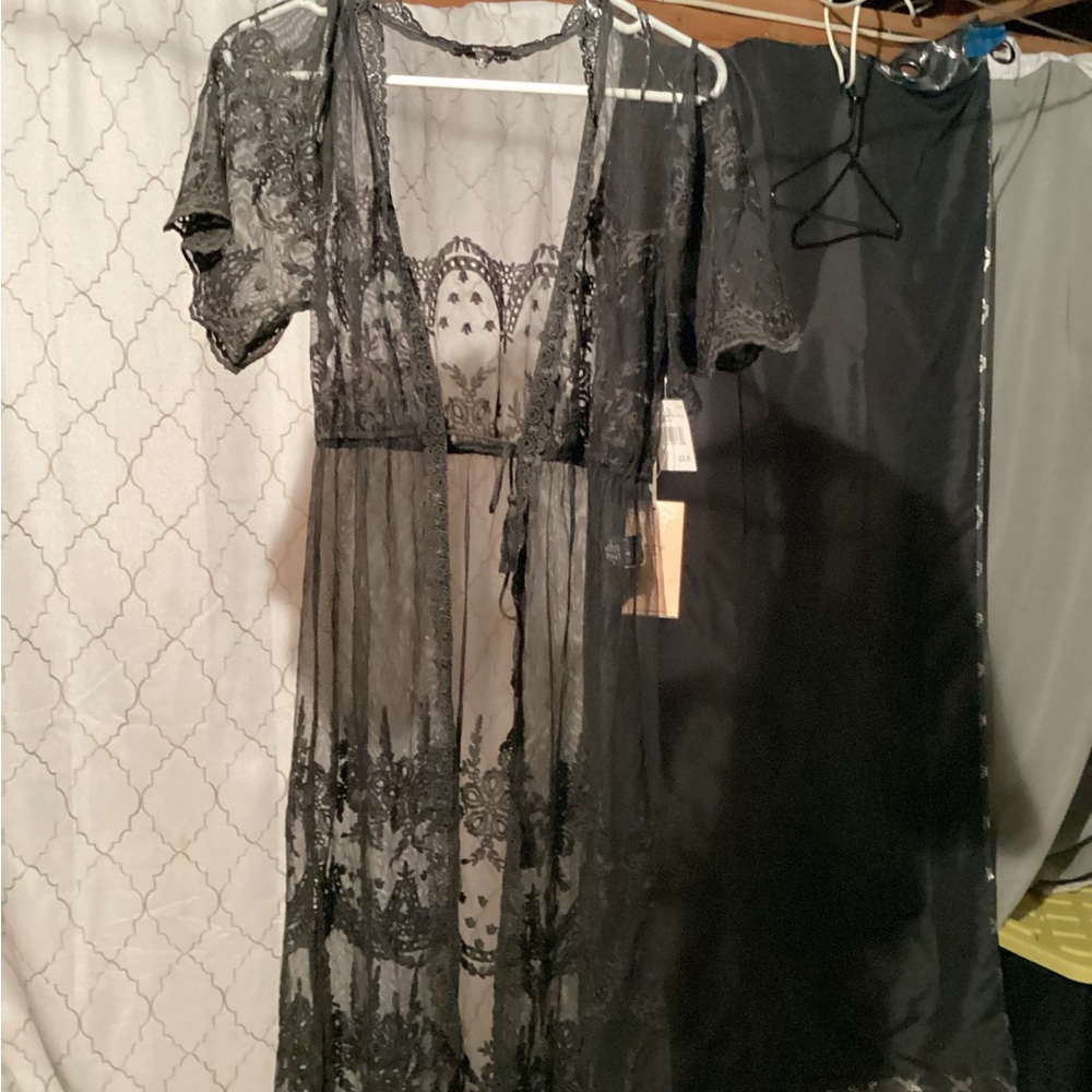 Elegant Black Lace Robe